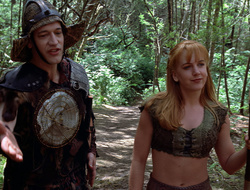 extant_XenaWarriorPrincess_2x16-ForHimtheBellTolls_00255