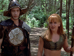 extant_XenaWarriorPrincess_2x16-ForHimtheBellTolls_00264