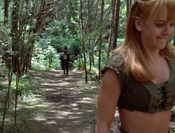 extant_XenaWarriorPrincess_2x16-ForHimtheBellTolls_00296