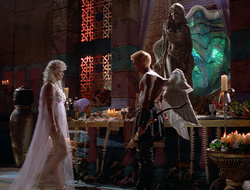 extant_XenaWarriorPrincess_2x16-ForHimtheBellTolls_00317