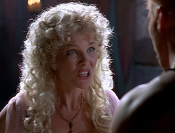 extant_XenaWarriorPrincess_2x16-ForHimtheBellTolls_00332