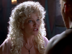 extant_XenaWarriorPrincess_2x16-ForHimtheBellTolls_00333