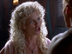 extant_XenaWarriorPrincess_2x16-ForHimtheBellTolls_00358
