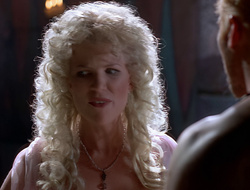 extant_XenaWarriorPrincess_2x16-ForHimtheBellTolls_00360