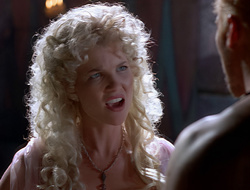 extant_XenaWarriorPrincess_2x16-ForHimtheBellTolls_00361