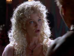 extant_XenaWarriorPrincess_2x16-ForHimtheBellTolls_00369