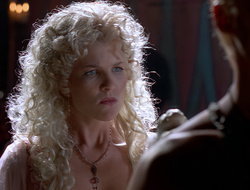 extant_XenaWarriorPrincess_2x16-ForHimtheBellTolls_00381