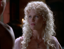 extant_XenaWarriorPrincess_2x16-ForHimtheBellTolls_00402