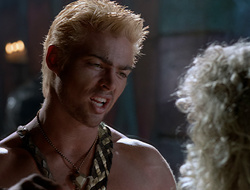 extant_XenaWarriorPrincess_2x16-ForHimtheBellTolls_00405