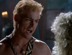 extant_XenaWarriorPrincess_2x16-ForHimtheBellTolls_00407
