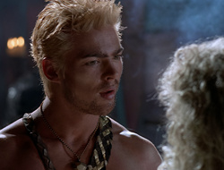 extant_XenaWarriorPrincess_2x16-ForHimtheBellTolls_00432