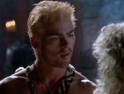 extant_XenaWarriorPrincess_2x16-ForHimtheBellTolls_00435
