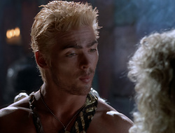 extant_XenaWarriorPrincess_2x16-ForHimtheBellTolls_00436
