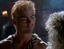 extant_XenaWarriorPrincess_2x16-ForHimtheBellTolls_00444