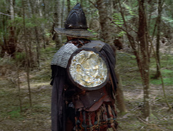 extant_XenaWarriorPrincess_2x16-ForHimtheBellTolls_00448