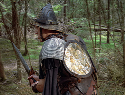extant_XenaWarriorPrincess_2x16-ForHimtheBellTolls_00451