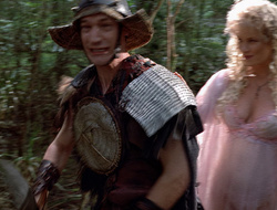 extant_XenaWarriorPrincess_2x16-ForHimtheBellTolls_00457