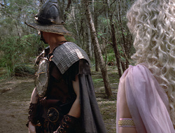 extant_XenaWarriorPrincess_2x16-ForHimtheBellTolls_00464