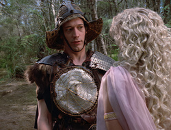 extant_XenaWarriorPrincess_2x16-ForHimtheBellTolls_00469