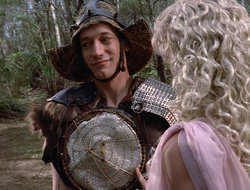 extant_XenaWarriorPrincess_2x16-ForHimtheBellTolls_00479