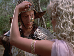 extant_XenaWarriorPrincess_2x16-ForHimtheBellTolls_00484