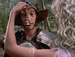 extant_XenaWarriorPrincess_2x16-ForHimtheBellTolls_00487