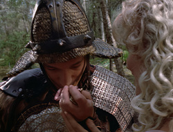 extant_XenaWarriorPrincess_2x16-ForHimtheBellTolls_00498