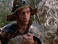 extant_XenaWarriorPrincess_2x16-ForHimtheBellTolls_00499