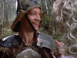 extant_XenaWarriorPrincess_2x16-ForHimtheBellTolls_00513