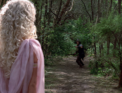 extant_XenaWarriorPrincess_2x16-ForHimtheBellTolls_00519