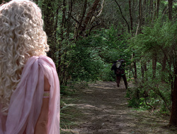 extant_XenaWarriorPrincess_2x16-ForHimtheBellTolls_00523