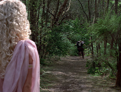 extant_XenaWarriorPrincess_2x16-ForHimtheBellTolls_00524