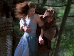 extant_XenaWarriorPrincess_2x16-ForHimtheBellTolls_00531