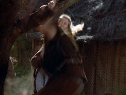 extant_XenaWarriorPrincess_2x16-ForHimtheBellTolls_00535
