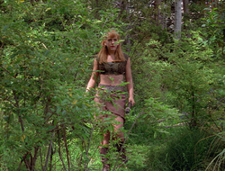 extant_XenaWarriorPrincess_2x16-ForHimtheBellTolls_00541