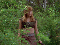 extant_XenaWarriorPrincess_2x16-ForHimtheBellTolls_00544