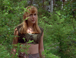 extant_XenaWarriorPrincess_2x16-ForHimtheBellTolls_00545