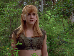 extant_XenaWarriorPrincess_2x16-ForHimtheBellTolls_00549