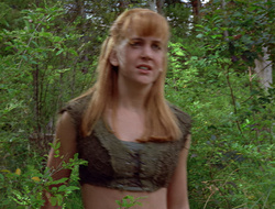 extant_XenaWarriorPrincess_2x16-ForHimtheBellTolls_00551