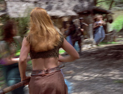 extant_XenaWarriorPrincess_2x16-ForHimtheBellTolls_00555