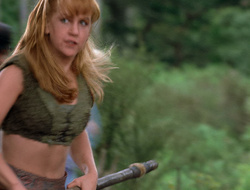 extant_XenaWarriorPrincess_2x16-ForHimtheBellTolls_00562