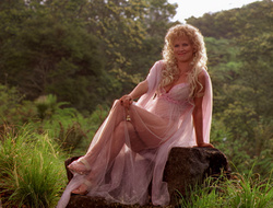 extant_XenaWarriorPrincess_2x16-ForHimtheBellTolls_00568