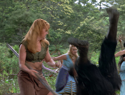 extant_XenaWarriorPrincess_2x16-ForHimtheBellTolls_00570