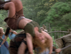 extant_XenaWarriorPrincess_2x16-ForHimtheBellTolls_00577