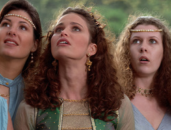 extant_XenaWarriorPrincess_2x16-ForHimtheBellTolls_00599
