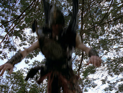 extant_XenaWarriorPrincess_2x16-ForHimtheBellTolls_00605