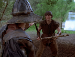 extant_XenaWarriorPrincess_2x16-ForHimtheBellTolls_00608