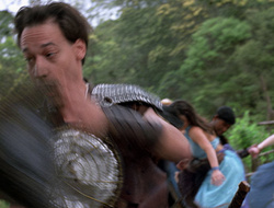extant_XenaWarriorPrincess_2x16-ForHimtheBellTolls_00613