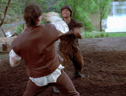 extant_XenaWarriorPrincess_2x16-ForHimtheBellTolls_00628