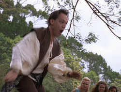 extant_XenaWarriorPrincess_2x16-ForHimtheBellTolls_00666